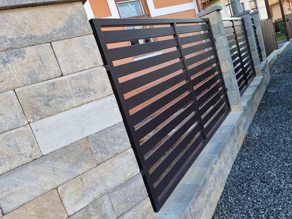 Ploty na kľúč | Poprad | Wiśniowski realizácia : Hrabušice okr. SPIŠSKÁ NOVÁ VES | plot Modern  AW 10.104 
