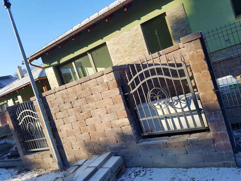 Plot - oplotenie na kľúč | POPRAD | WISNIOWSKI REALIZÁCIA : Liptovský Ján - okr. LIPTOVSKÝ MIKULÁŠ | penzión | plot LUX + oplotenie CLASSIC + záhradné oplotenie