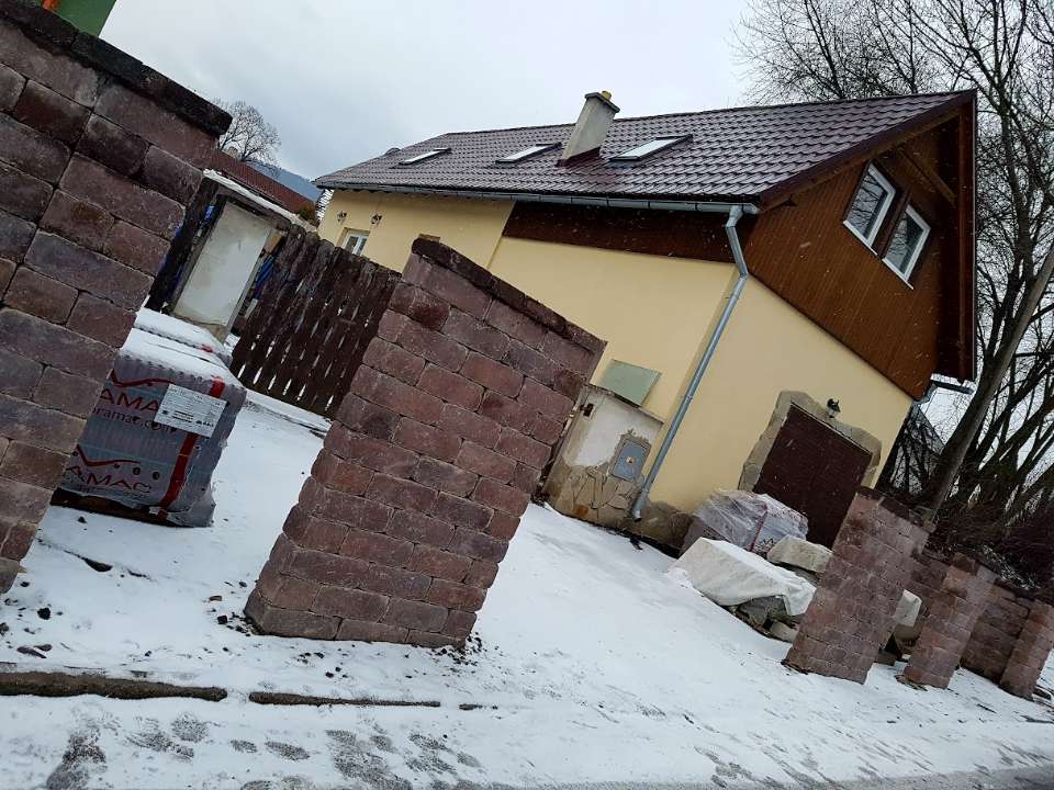Plot - oplotenie na kľúč | POPRAD | WISNIOWSKI realizácia : Liptovský Ján - okr. LIPTOVSKÝ MIKULÁŠ | penzión | plot LUX + oplotenie CLASSIC + záhradné oplotenie