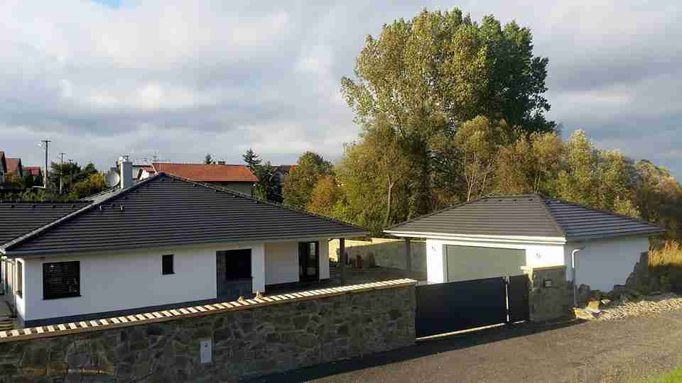 Oplotenie - plot | HOME INCLUSIVE Wiśniowski | 250mm +  garážová brána UniPro + dvere | Veľká Lomnica okr. KEŽMAROK
