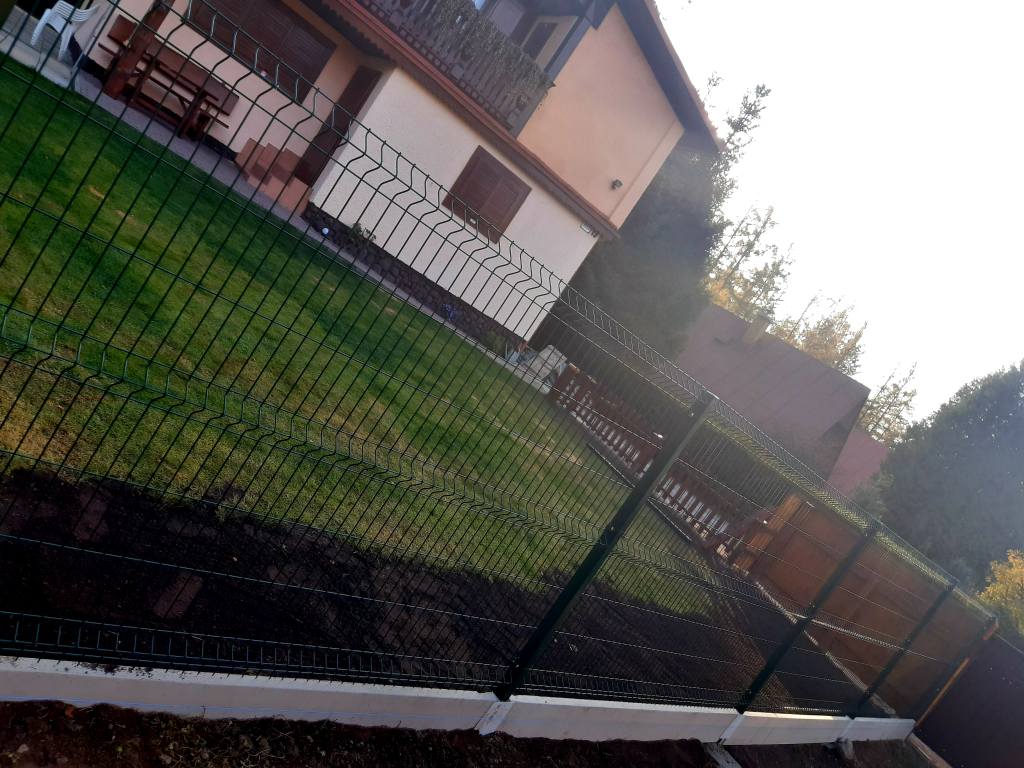Záhradný plot - oplotenie | Vega B WIŚNIOWSKI | RAL 6005  | Štôla - Vysoké Tatry