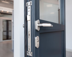 Jednobodový protipožiarne zámok