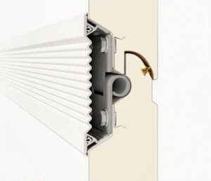  Tesnenie medzi panelami