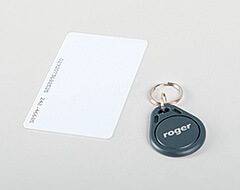 Bezkontaktná karta a prívesok