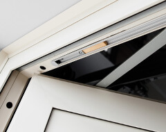 Skryté zatváracie zariadenie