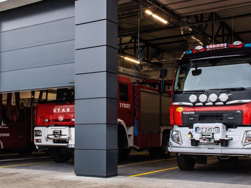 Sekčné priemyselné brány